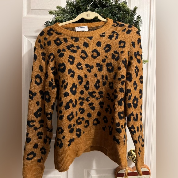 Old Navy Sweaters - Old Navy sweater euc size large